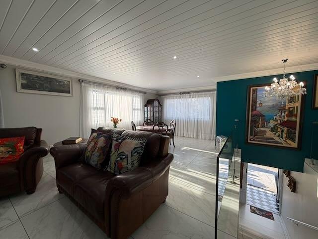 4 Bedroom Property for Sale in Monte Christo Western Cape